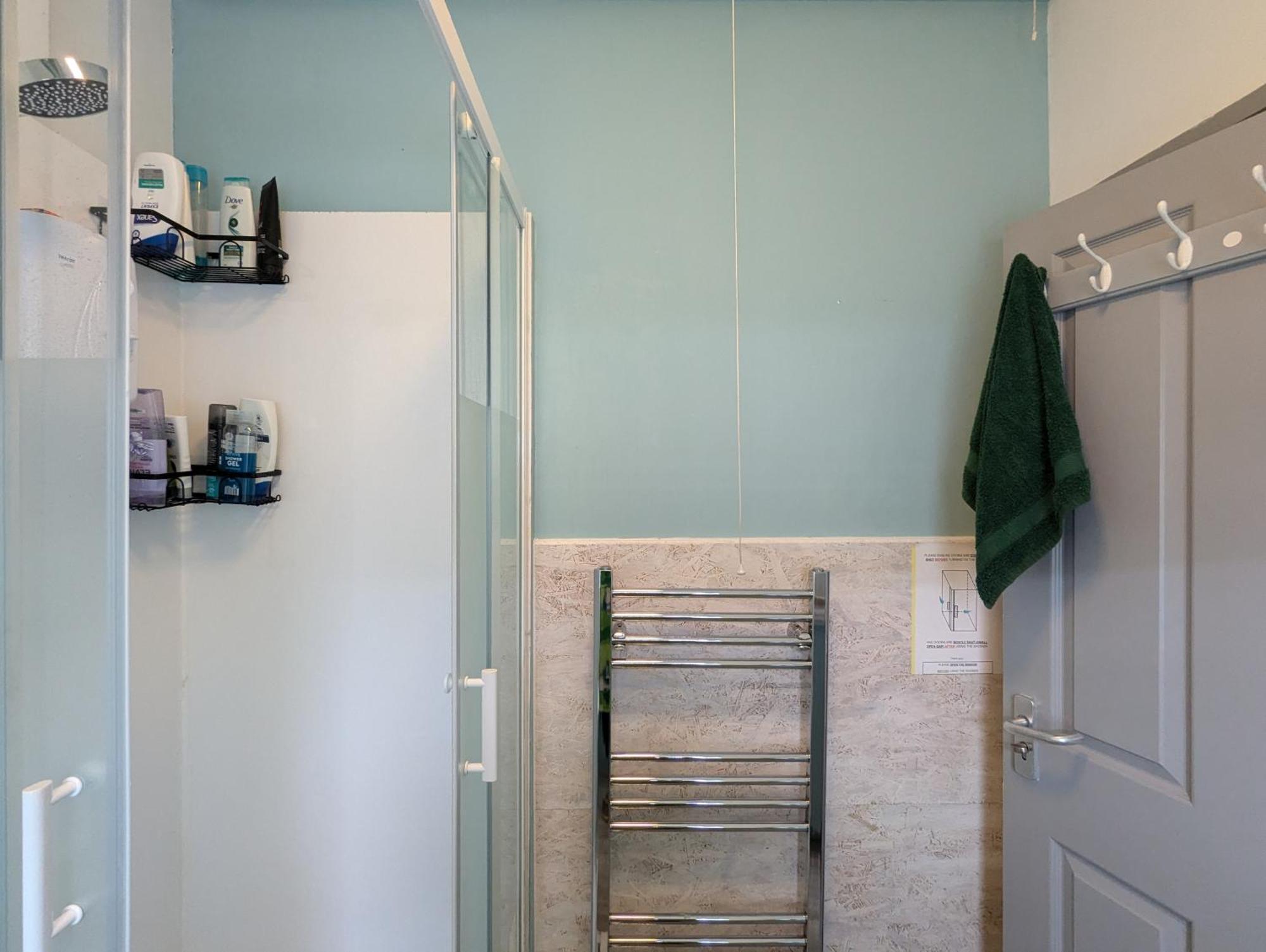 R3 - Cozy Small Double - City & Beach Access, Wifi, Free Parking - Self Catering Σουόνσι Εξωτερικό φωτογραφία