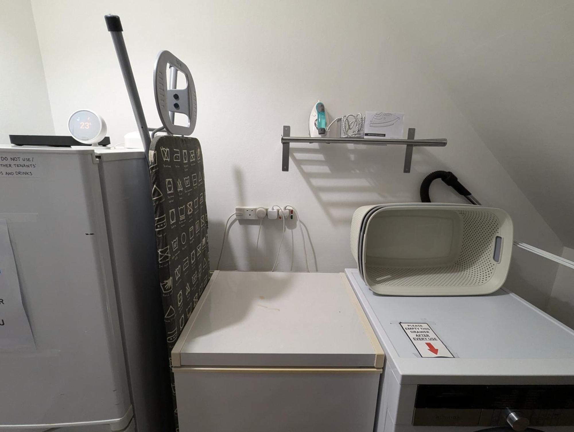 R3 - Cozy Small Double - City & Beach Access, Wifi, Free Parking - Self Catering Σουόνσι Εξωτερικό φωτογραφία